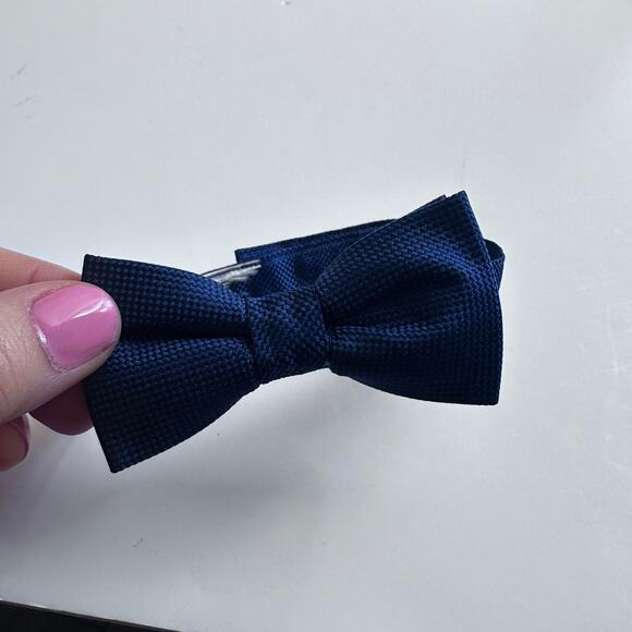 Janie and Jack Bowtie - Picture 2 of 3